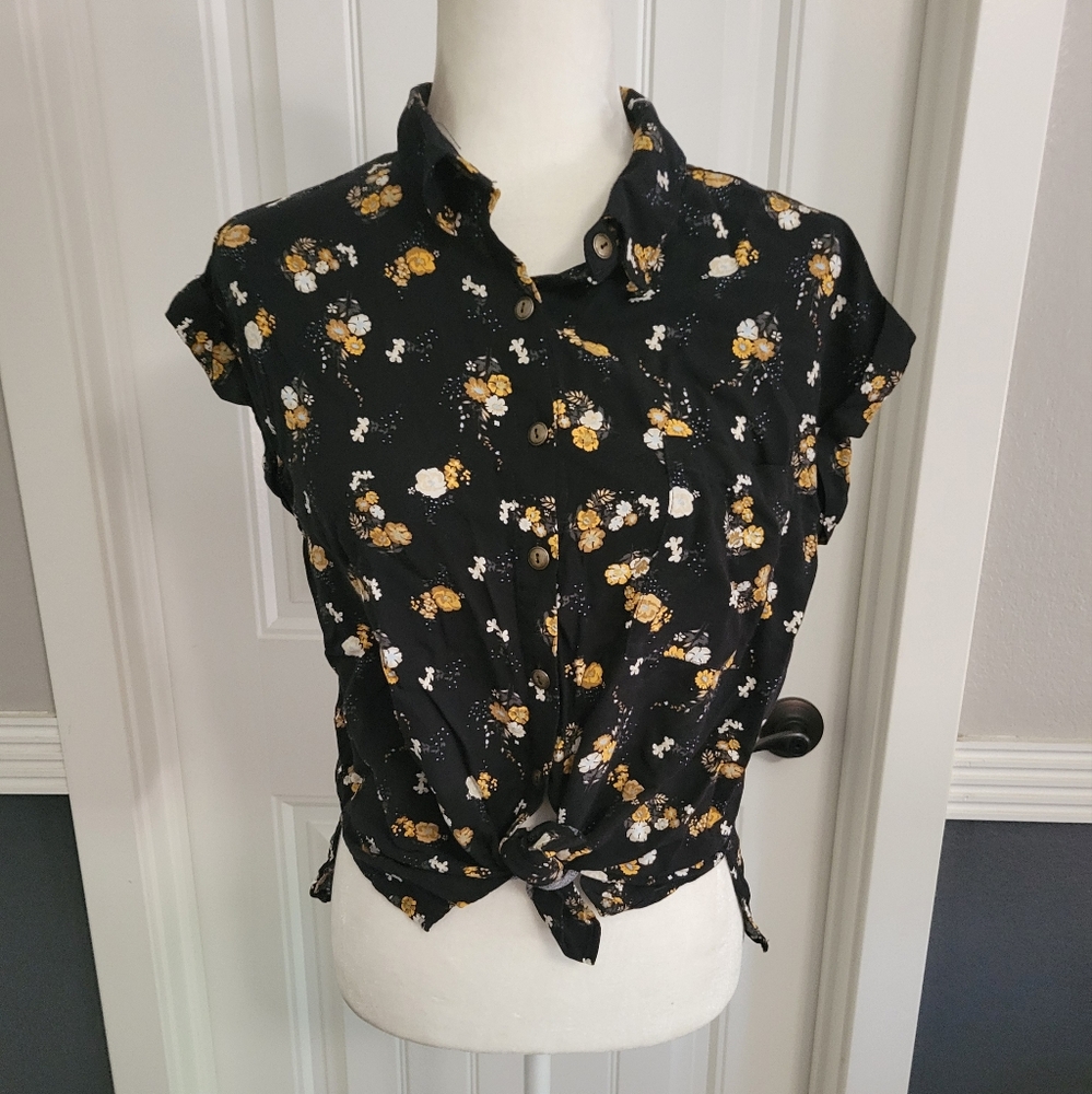 Short sleeve summer top